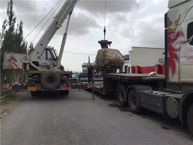 老边区狭窄场地（如小区、车间）适合用哪种吊车？