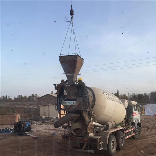 老边区“精准瞄准”—— 吊车的 “定位导航” 技术