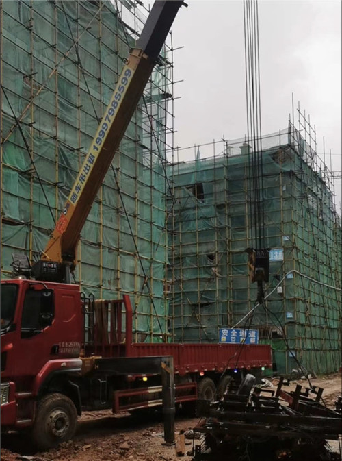 老边区“慢工细活”—— 吊车的 “微动控制” 技术