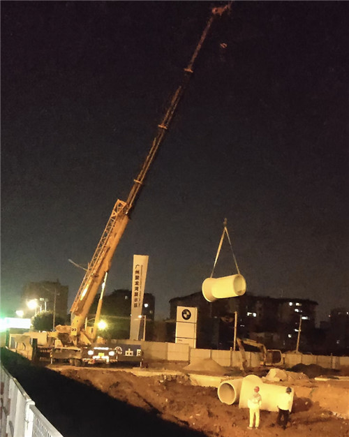 老边区“弯臂矫正”—— 吊车的 “形变补偿” 技术