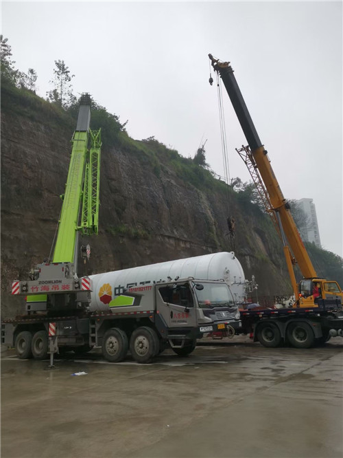 老边区“不怕风雨冻”—— 吊车的 “恶劣环境适应” 技术